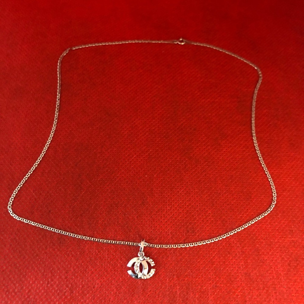 14 Karat White Gold Necklace with Pendant
